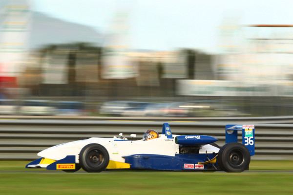 Suzane Carvalho Dallara F301